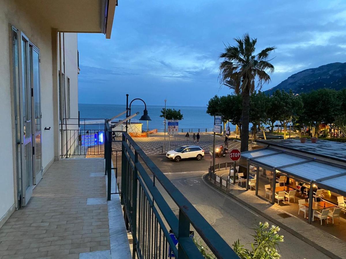 La Casa Lungo Il Mare Apartment Maiori Luaran gambar