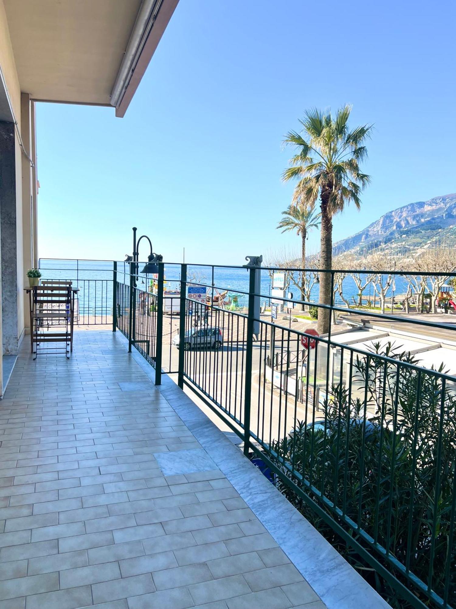 La Casa Lungo Il Mare Apartment Maiori Luaran gambar